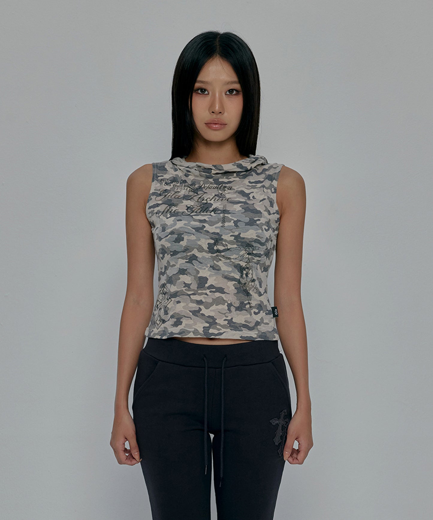 TATTOOED GRAPHIC COWL SLEEVELESS_CAMO