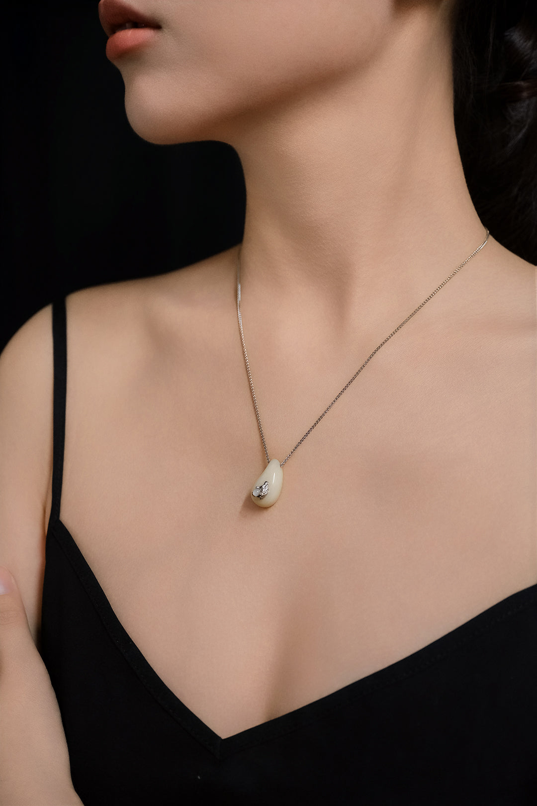 Li Realm Whispering Unending Ox Bone Pendant Collarbone Chain