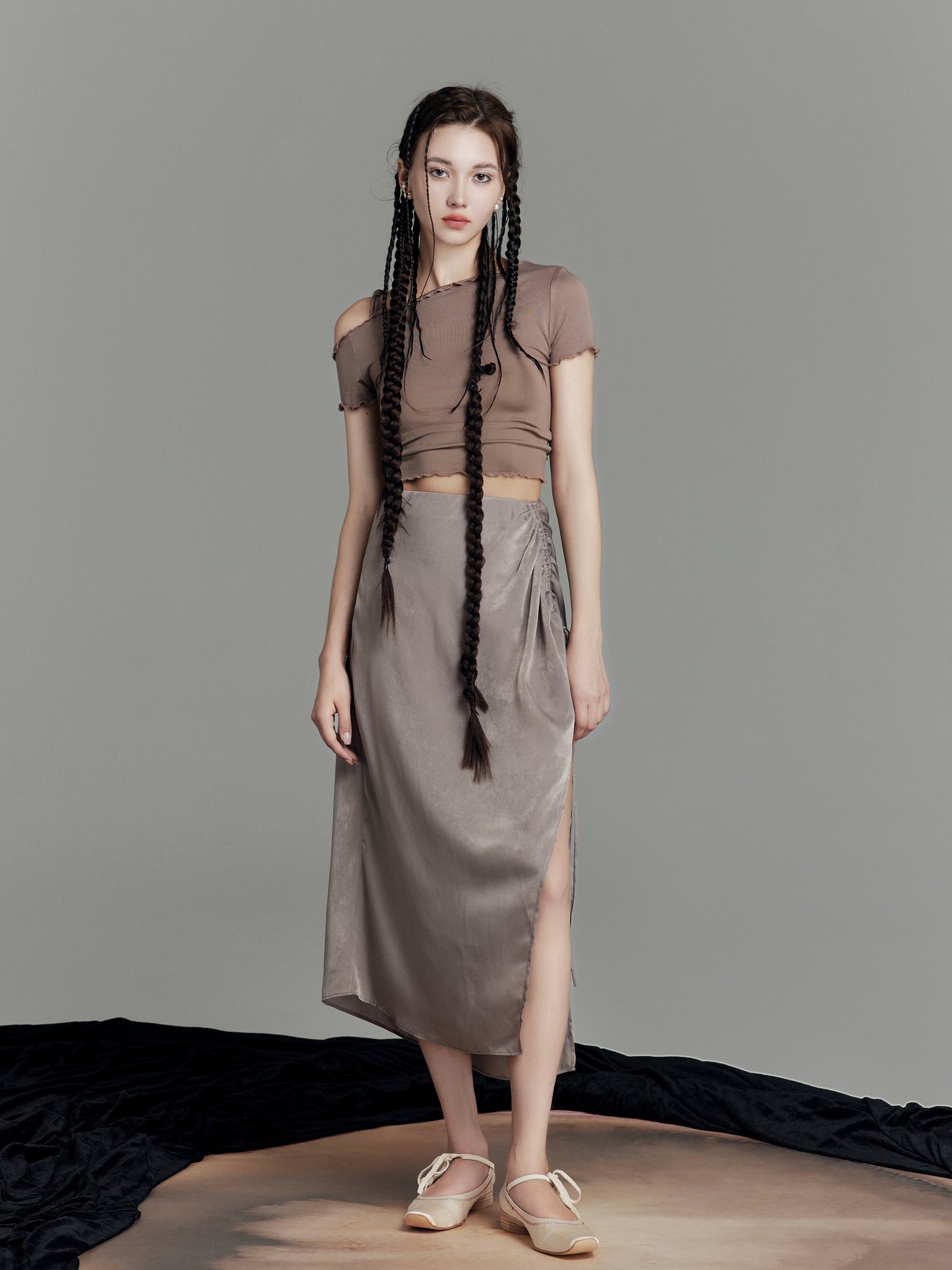 Coffee Design-Oriented Short Sleeve Top