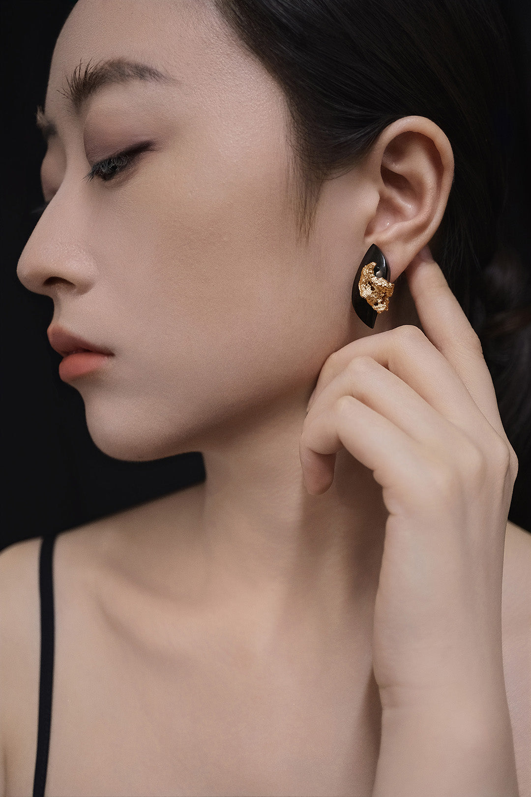 Spirit Wing Floating Shadow Small Ear Stud Ebony Gold