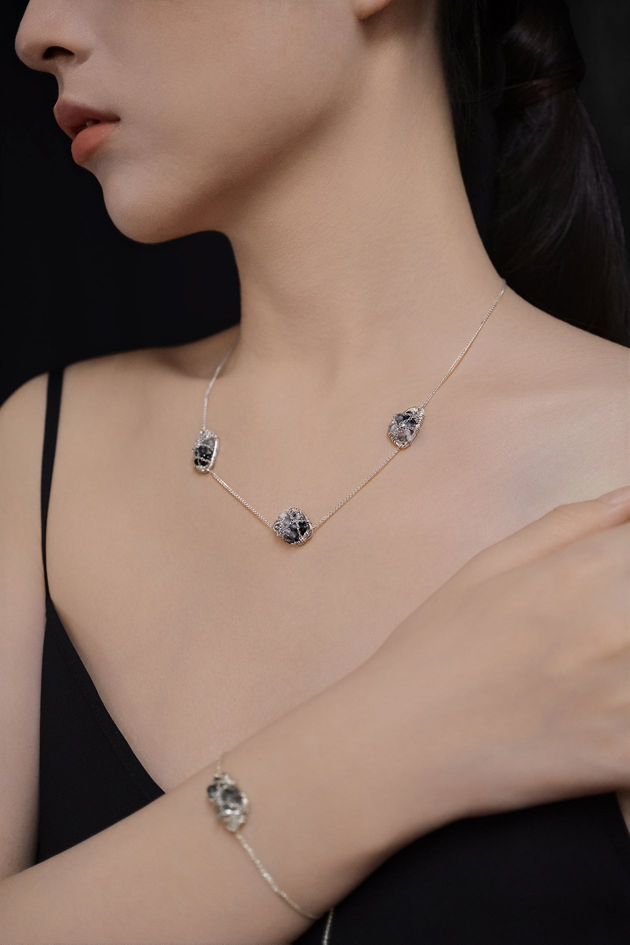 Li Realm Crystal Dome Dazzling Light Trace Mini Bracelet