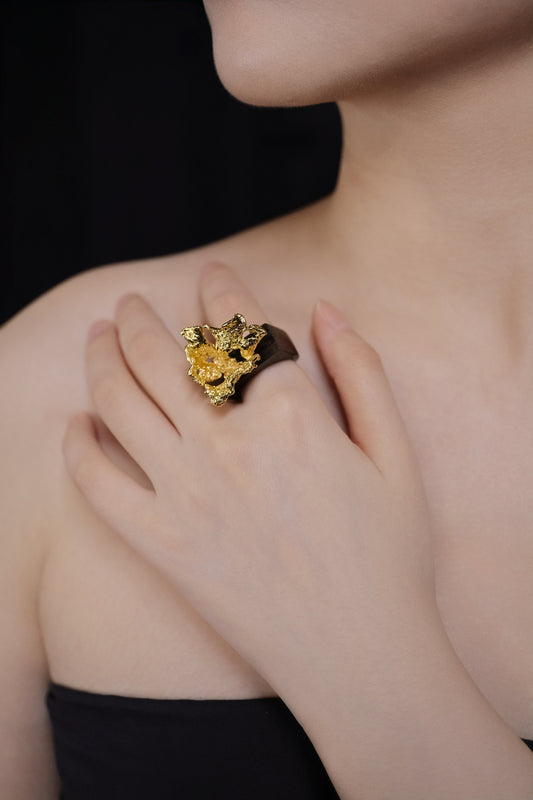 Endless Life Ebony Ring Gold
