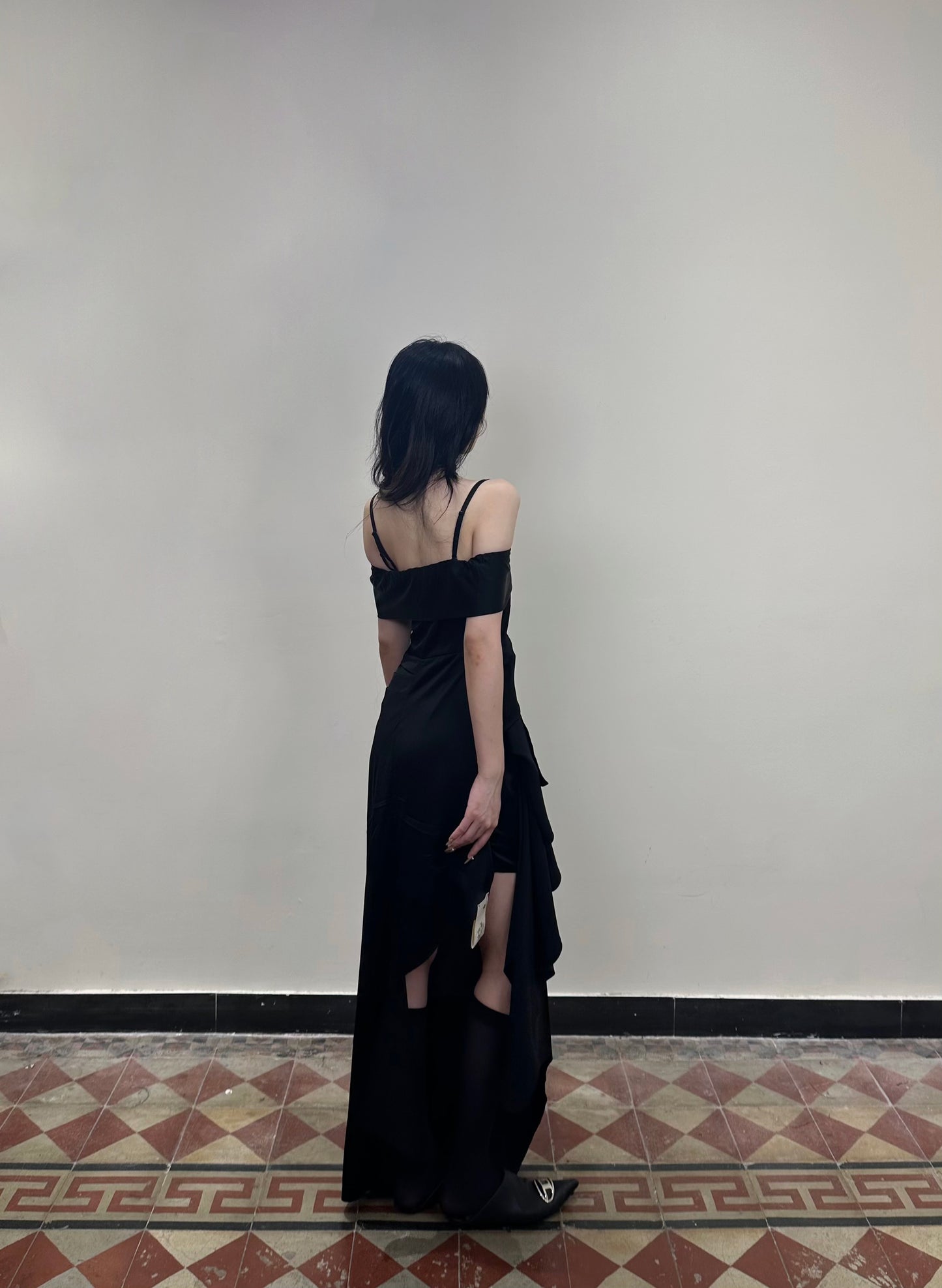 Magic Whisper Off-Handemade-Shoulder Gown (Detachable Straps)-black