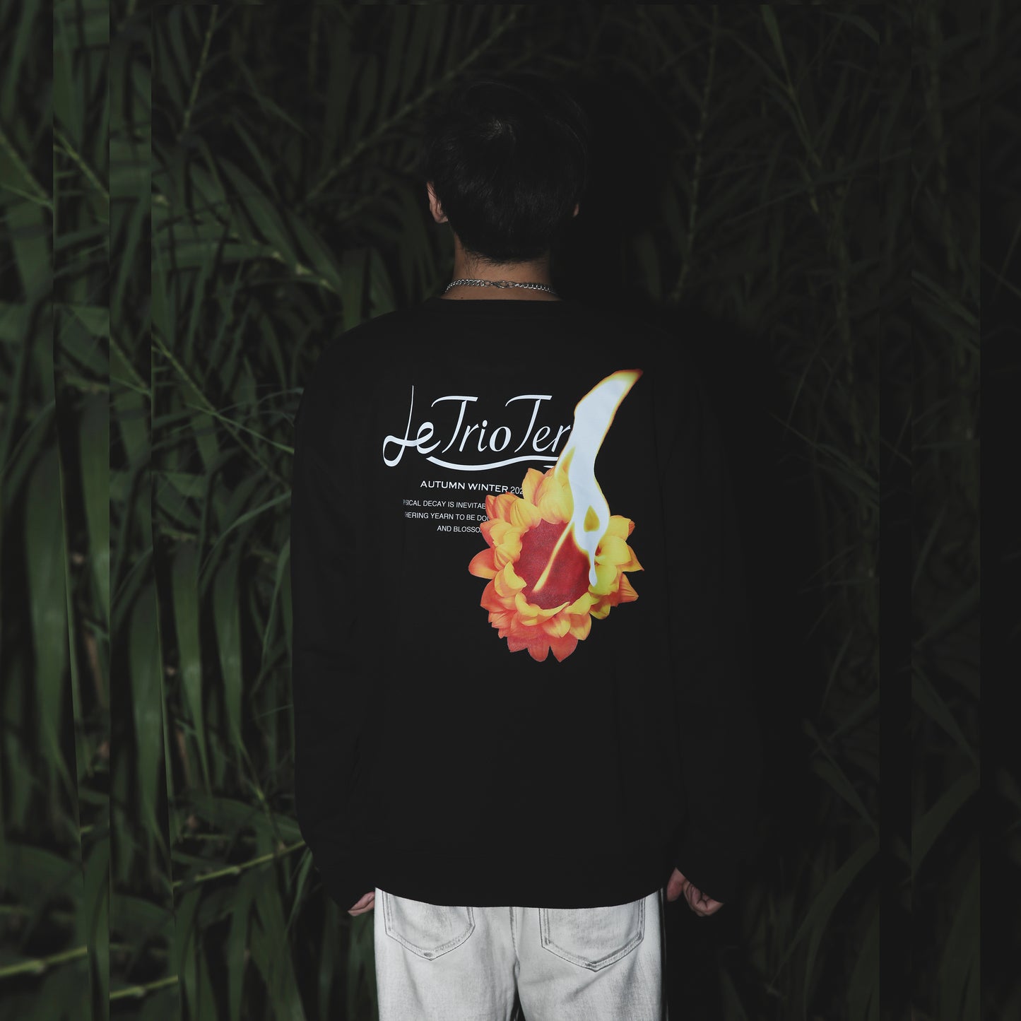 Le Trio Terre Burning Sunflower Sweatshirt