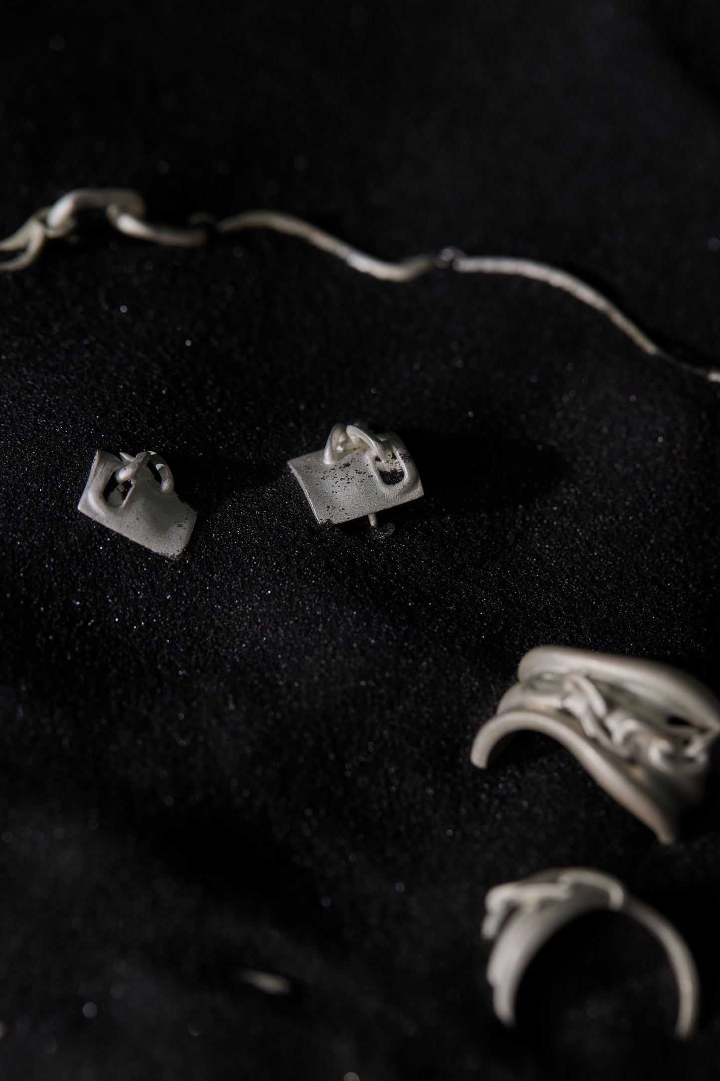 Fading Sand Ear Stud