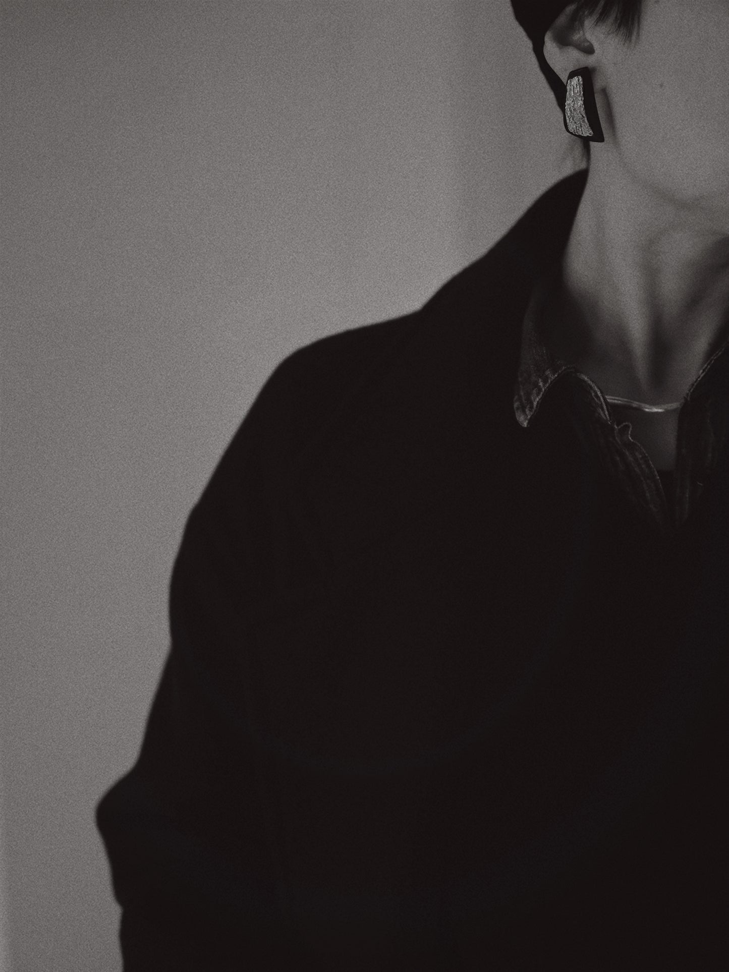 Li Realm Moon Ebony Boat Shadow Earring Ebony Ear Stud Silver Antiqued