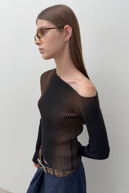 ONE OFF SHOULDER SPRAY KNIT