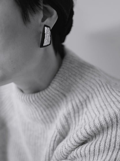 Li Realm Moon Ebony Boat Shadow Earring Ebony Ear Stud Silver Palladium Plated