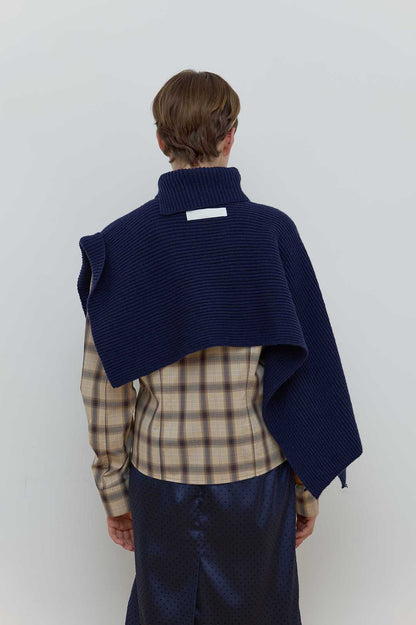 SLIT WOOL KNIT CAPE NAVY