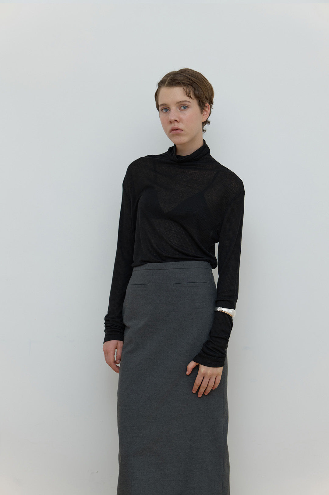 BASIC TURTLE NECK TOP LIGHT BLACK