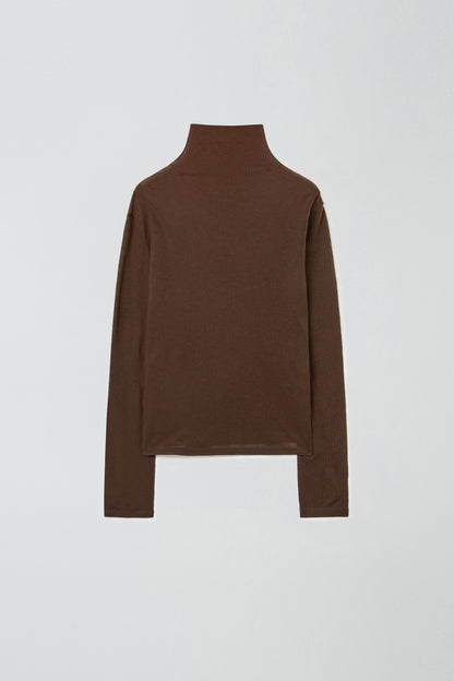 BASIC TURTLE NECK TOP LIGHT BROWN