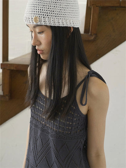 CROCHET SLEEVELESS SWEATER