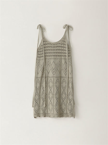 CROCHET SLEEVELESS SWEATER