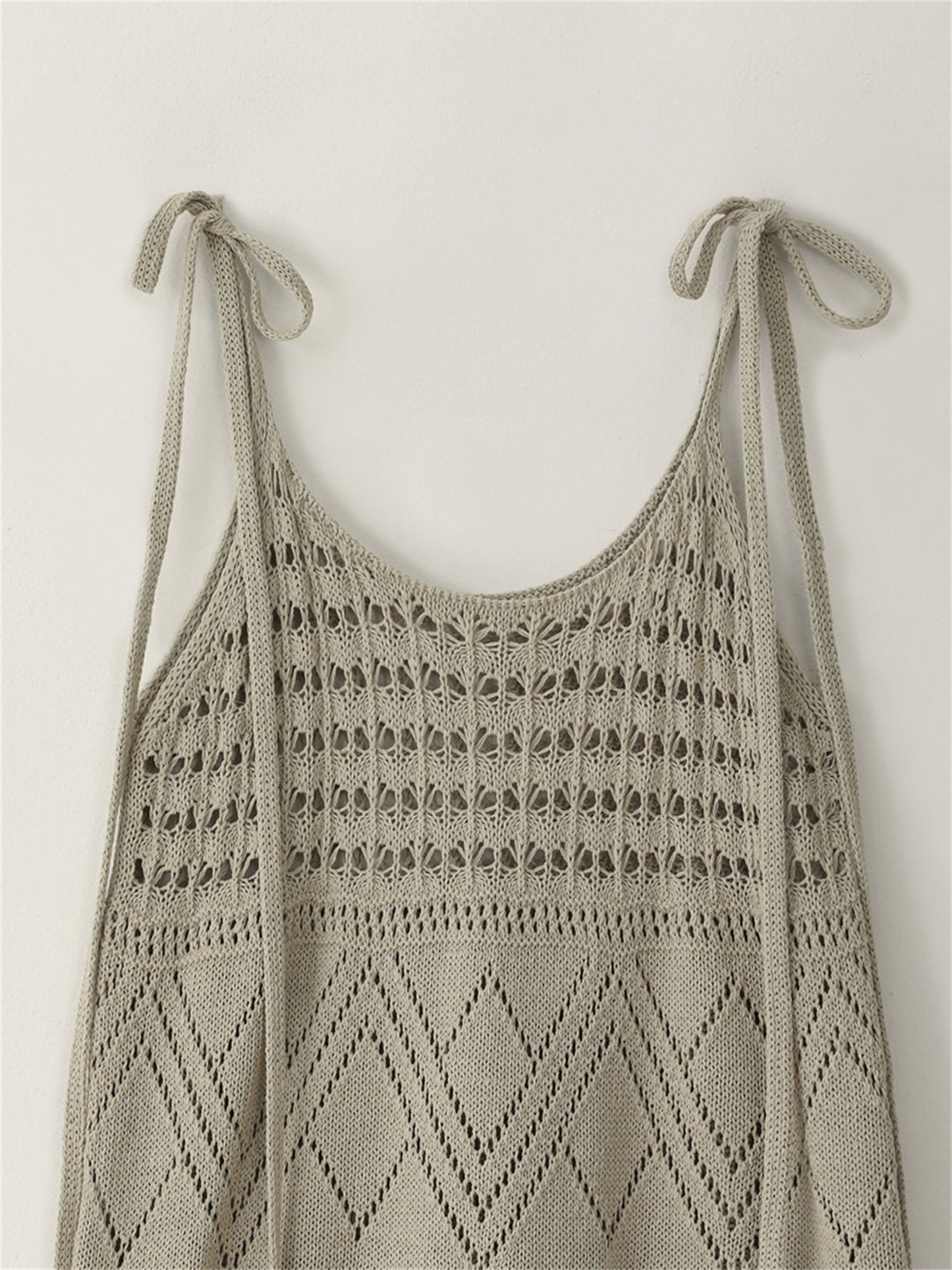 CROCHET SLEEVELESS SWEATER