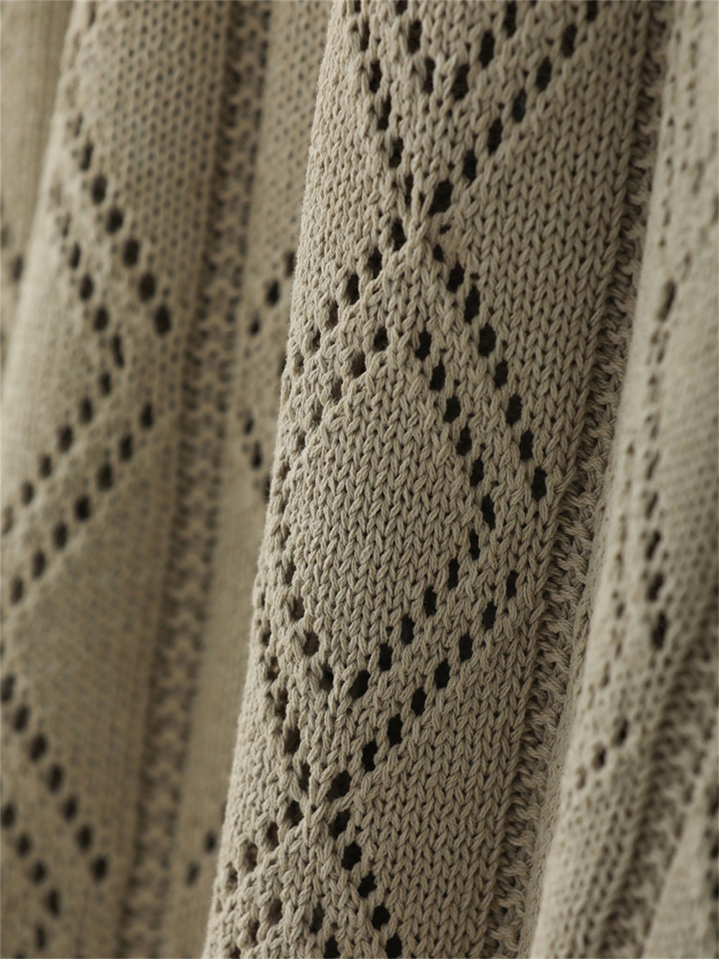 CROCHET SLEEVELESS SWEATER