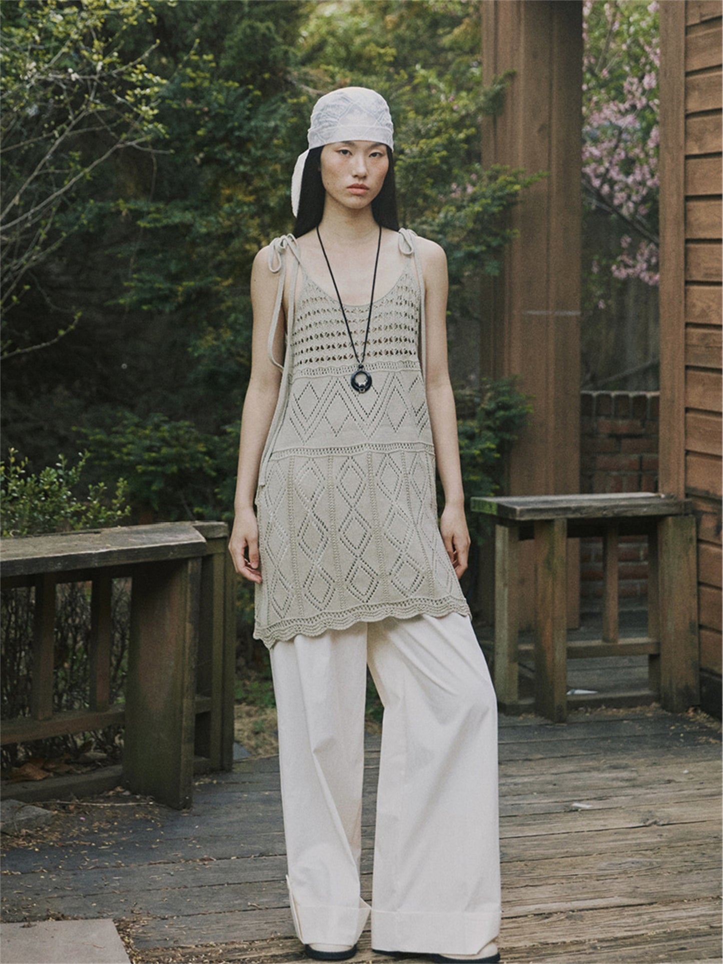 CROCHET SLEEVELESS SWEATER