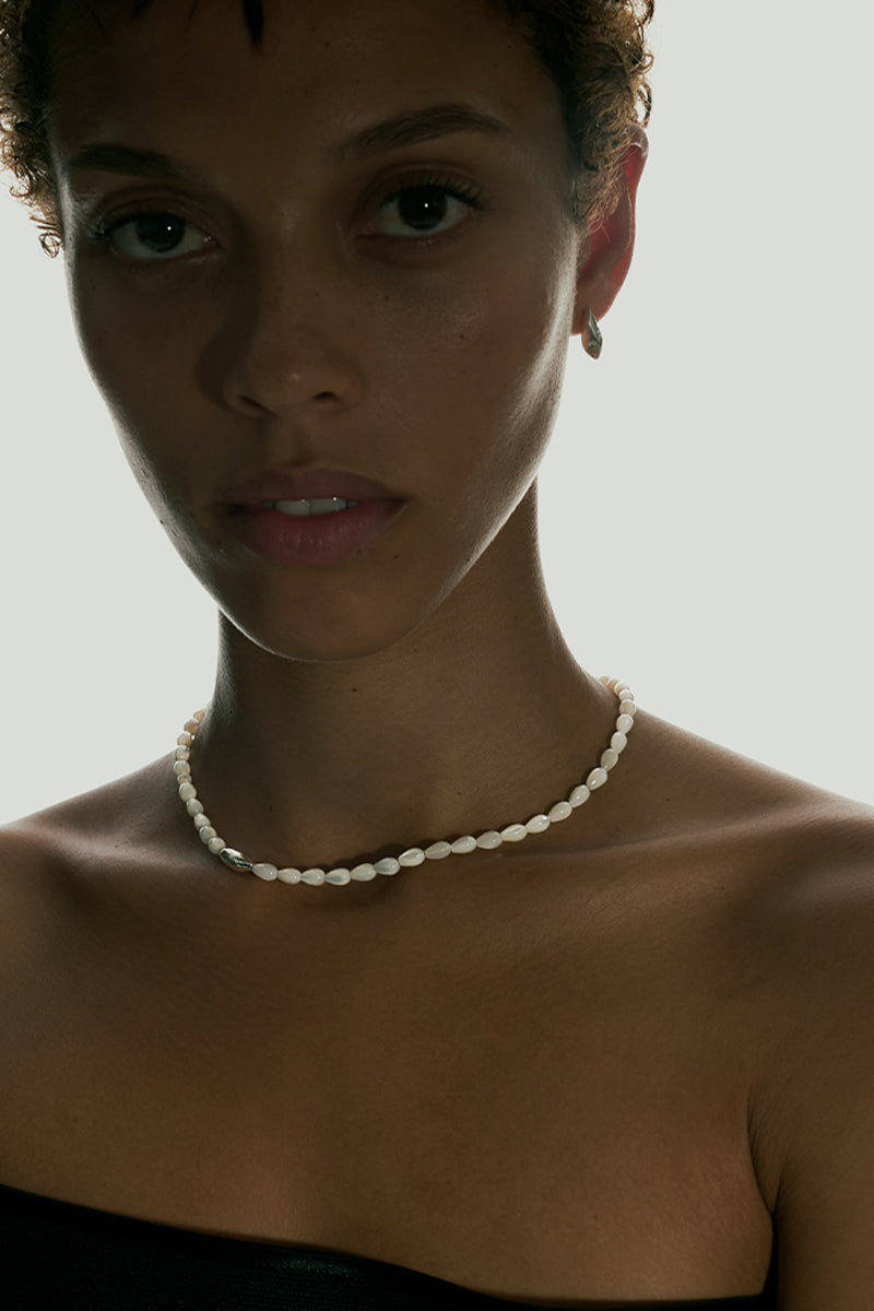SKIN-Pearl Embellished Fragment Necklace