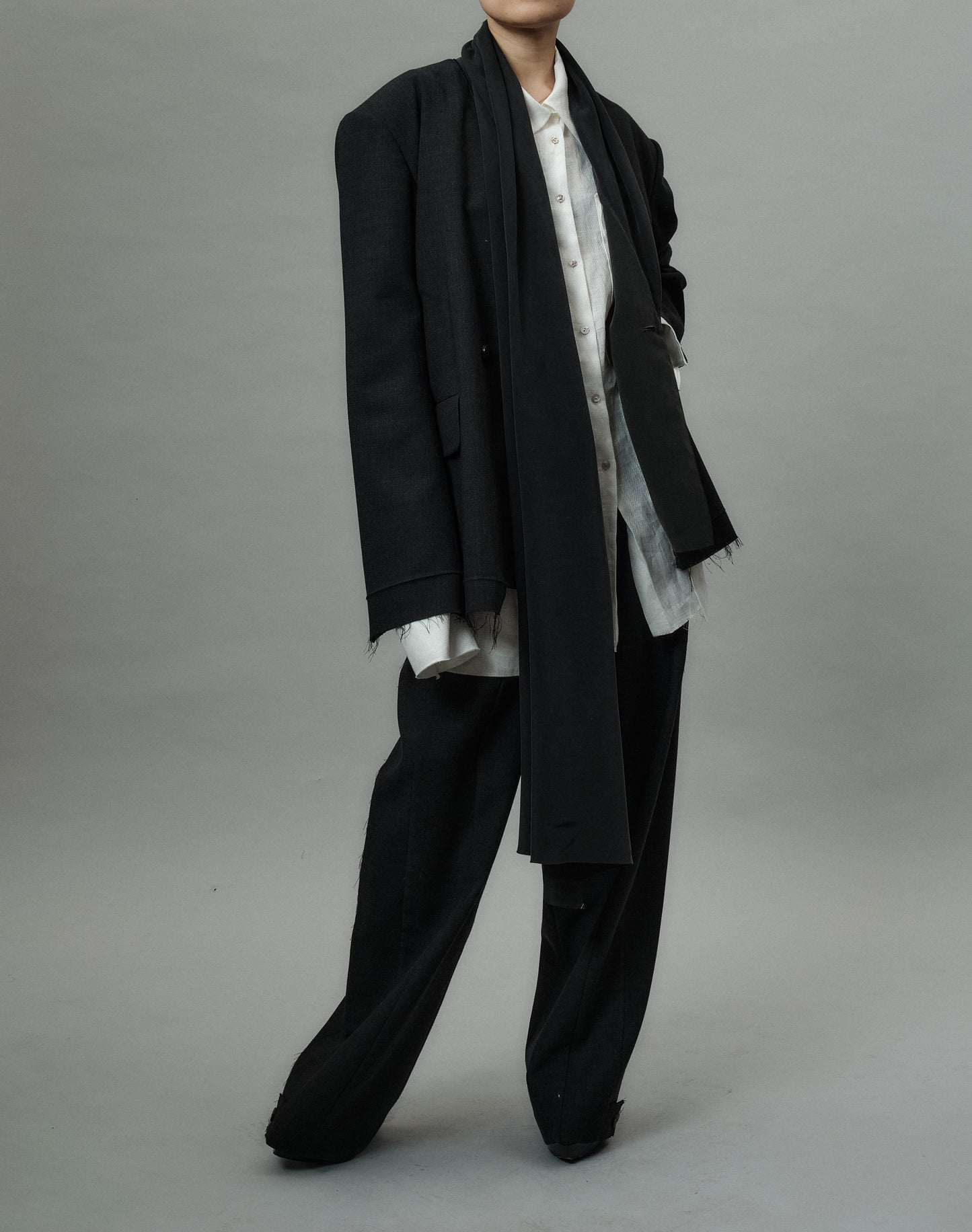 Scarf-shaped Fringe Deep Gray Suit