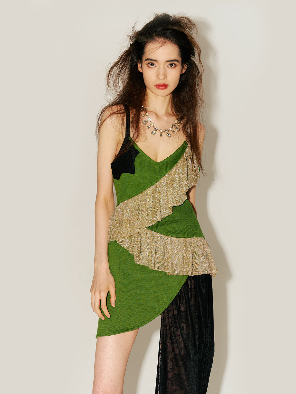 MIAOYAN24 Spring/Summer Green Knitted Lace Patchwork Gold-plated Petal Irregular V-neck Strap Dress