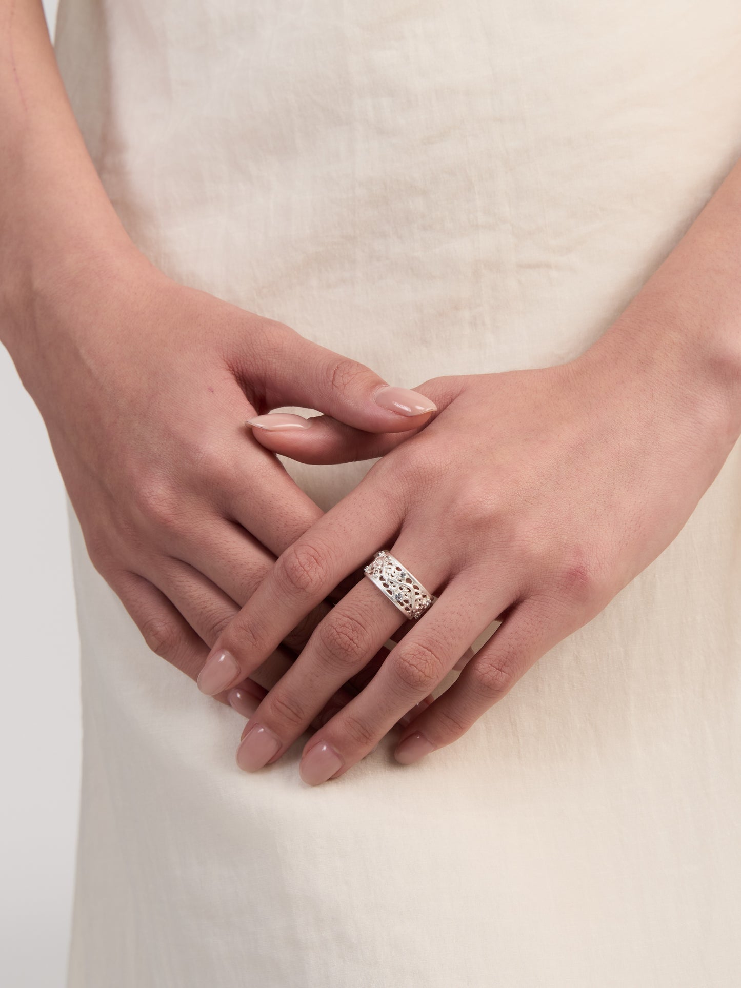 Embossed Vine Lace Ring