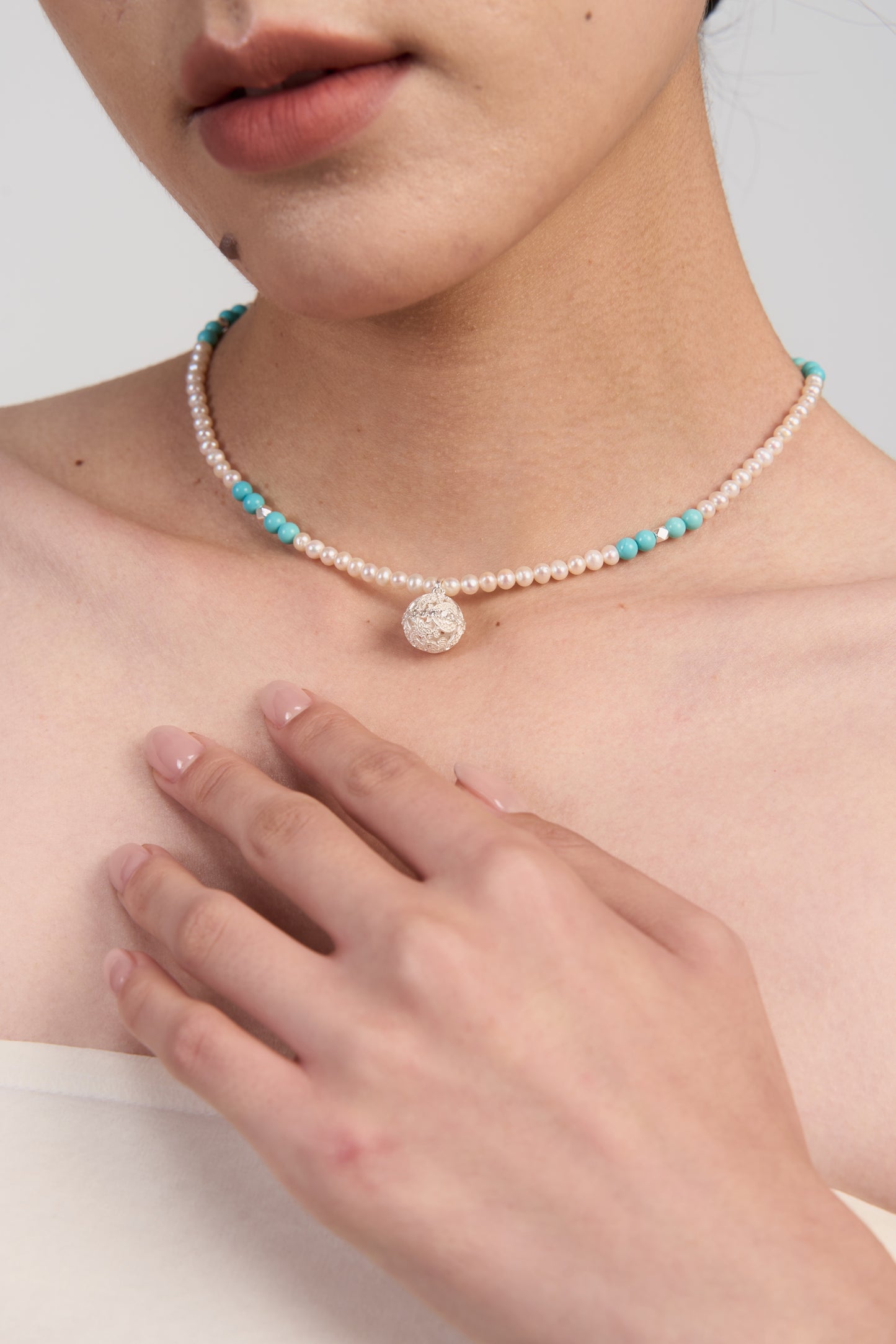 Vine-Set Pearl Short Necklac