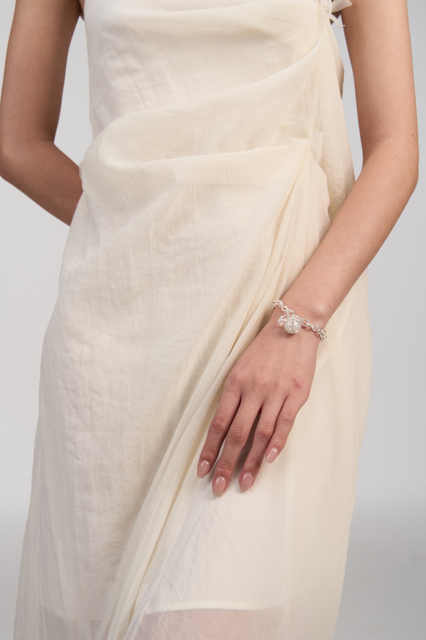 Dense-Pattern Vine Bracelet · Ethereal Void (Silver)