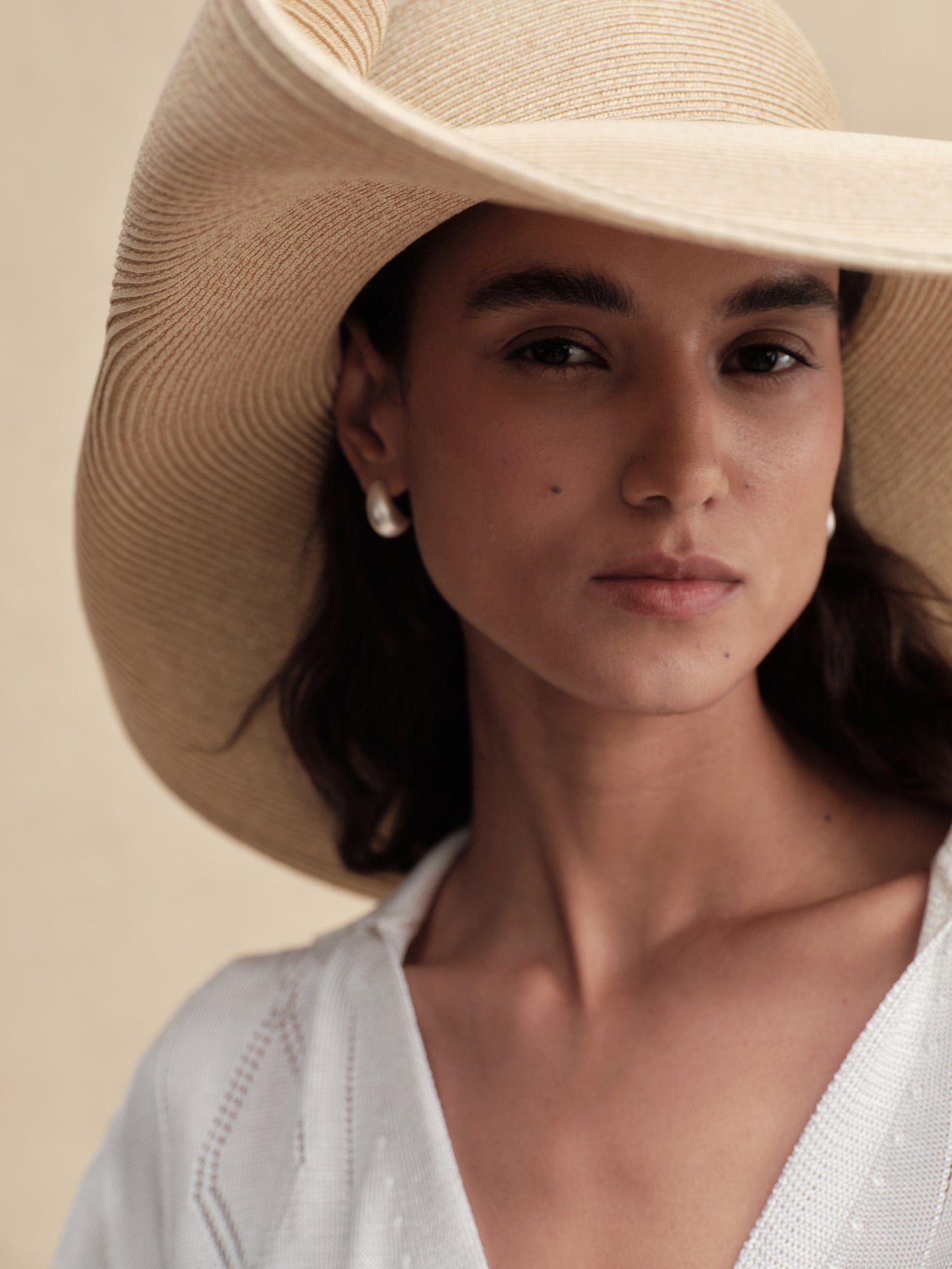 Streamlined Oversized Wide Brim Sun Hat