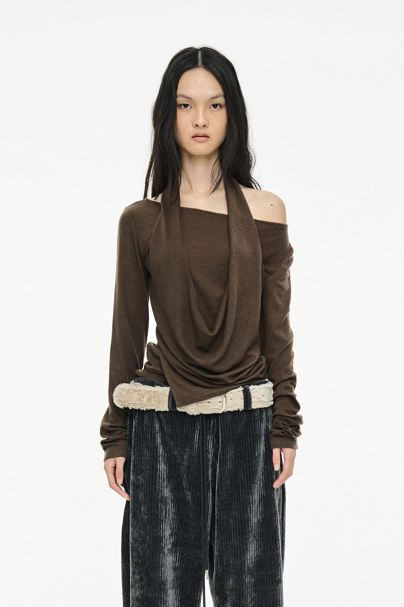 LAYERED HALTER TOP / BROWN