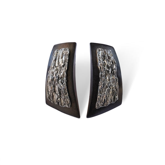 Li Realm Moon Ebony Boat Shadow Earring Ebony Ear Stud Silver Antiqued