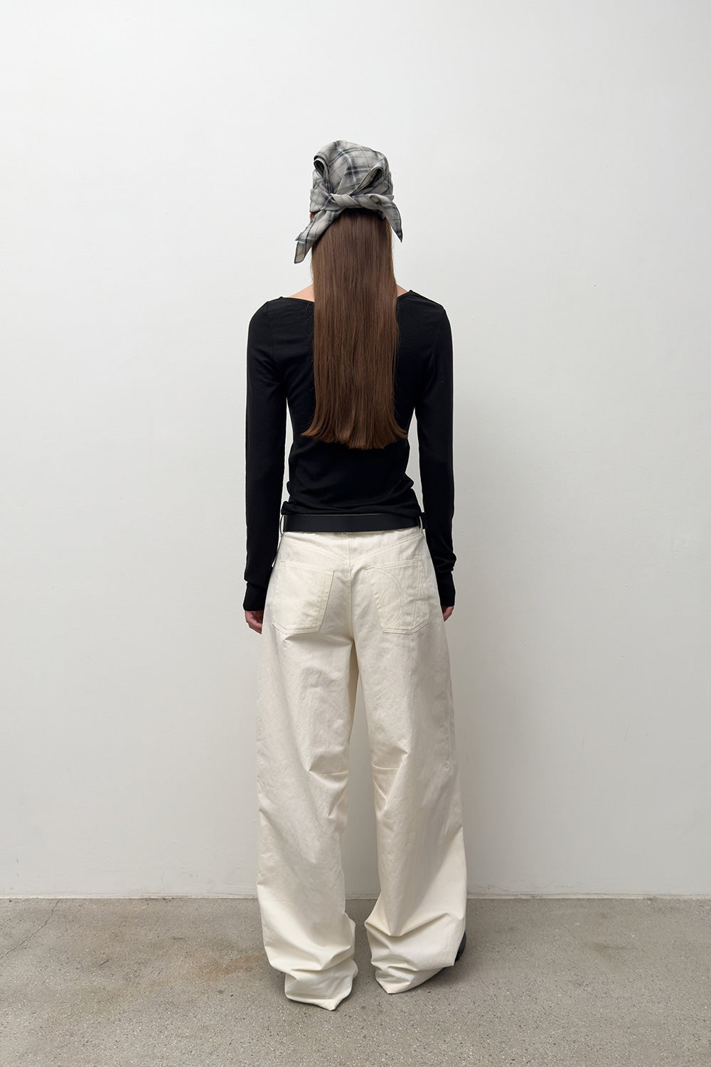 CURVED STURDY TROUSERS