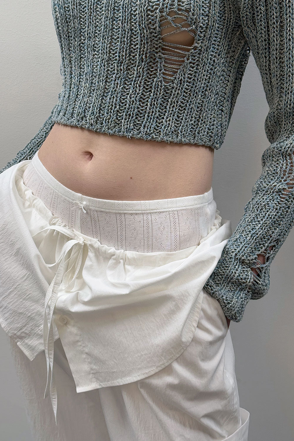 DAMAGE CROP CARDIGAN