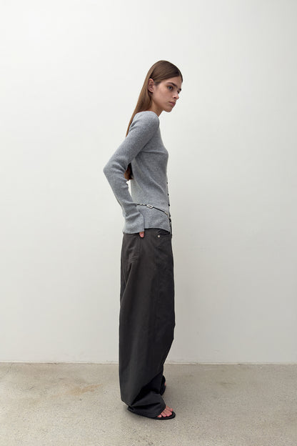 DIAGONAL BUTTON KNIT GREY