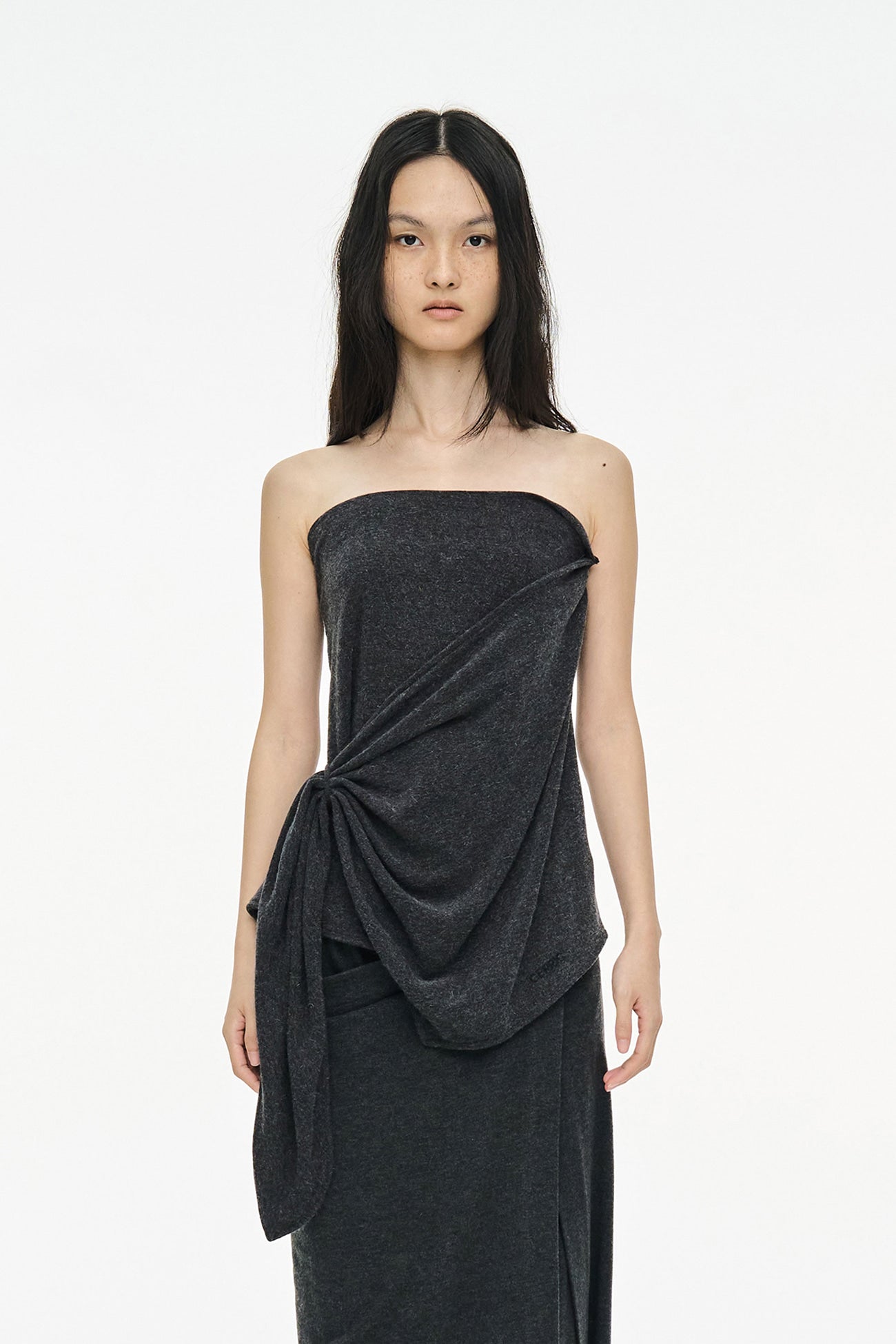 LAYERED FLARE TOP / CHARCOAL