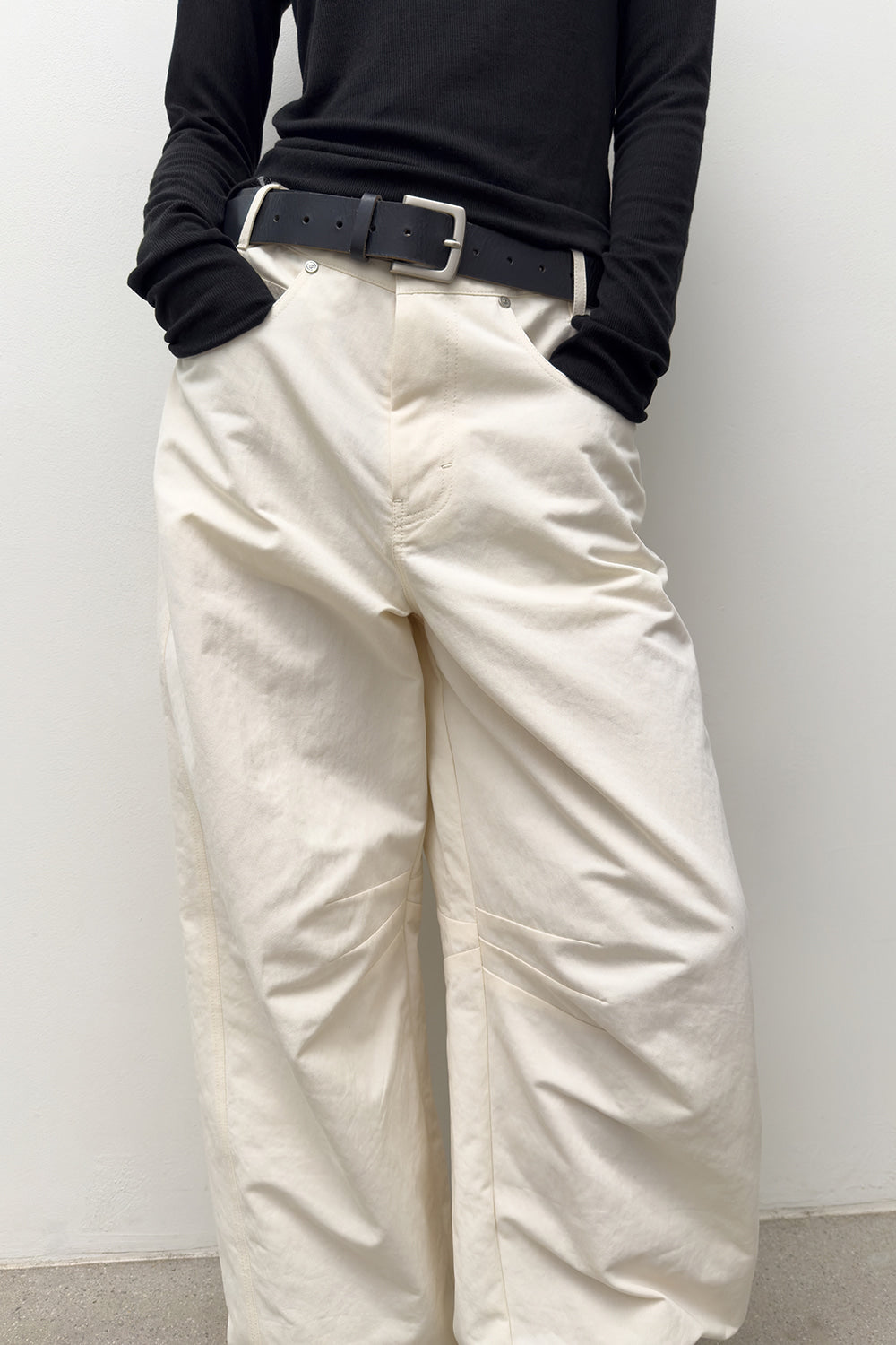 CURVED STURDY TROUSERS