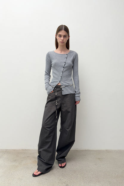 DIAGONAL BUTTON KNIT GREY