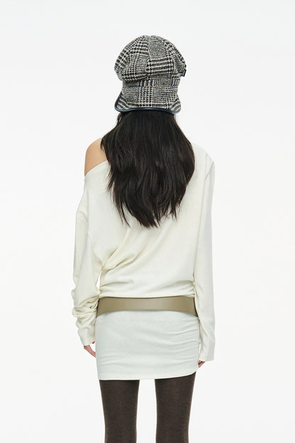 INCISION TAPERED TOP / IVORY