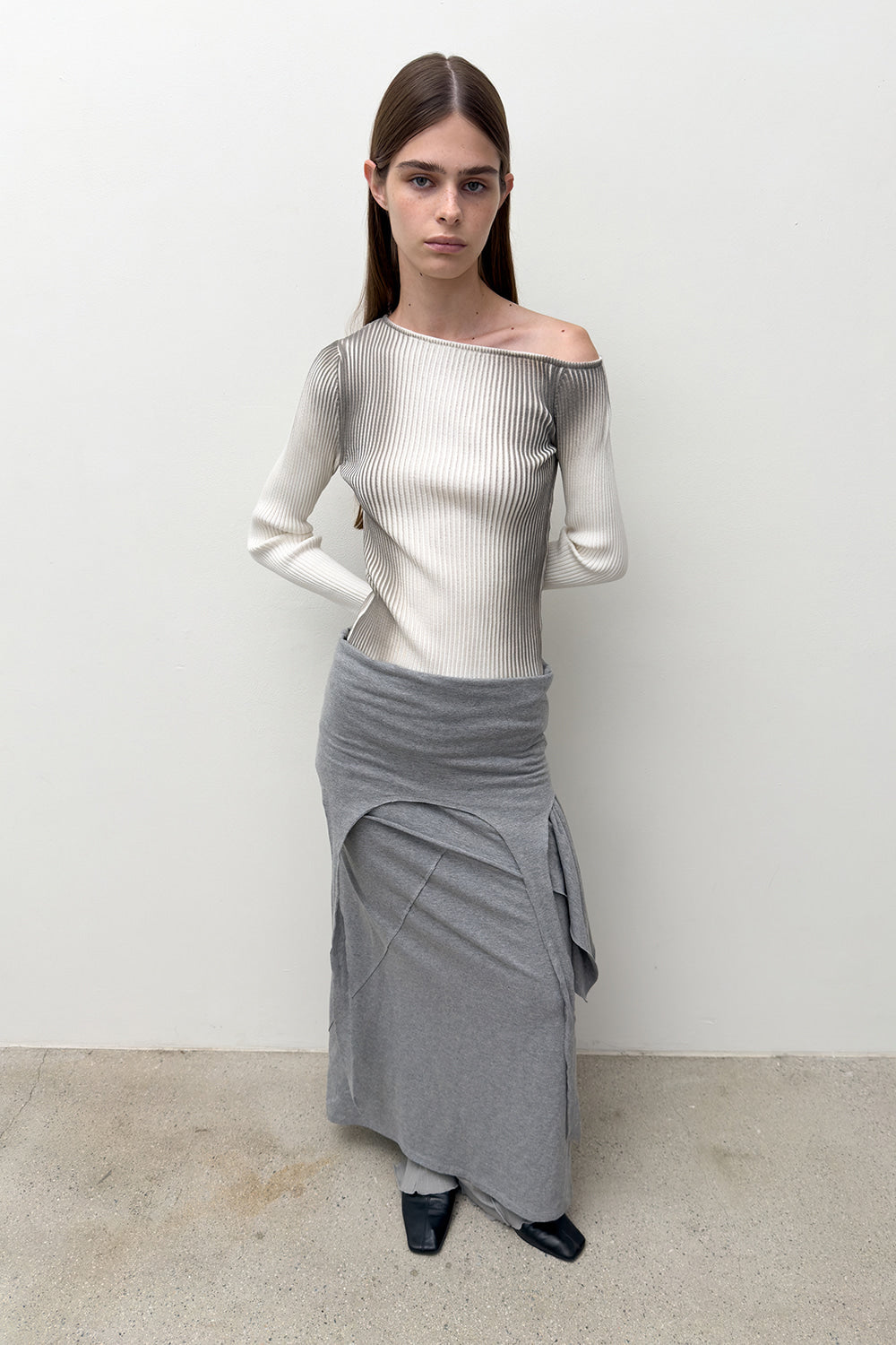 ONE OFF SHOULDER SPRAY KNIT GREY