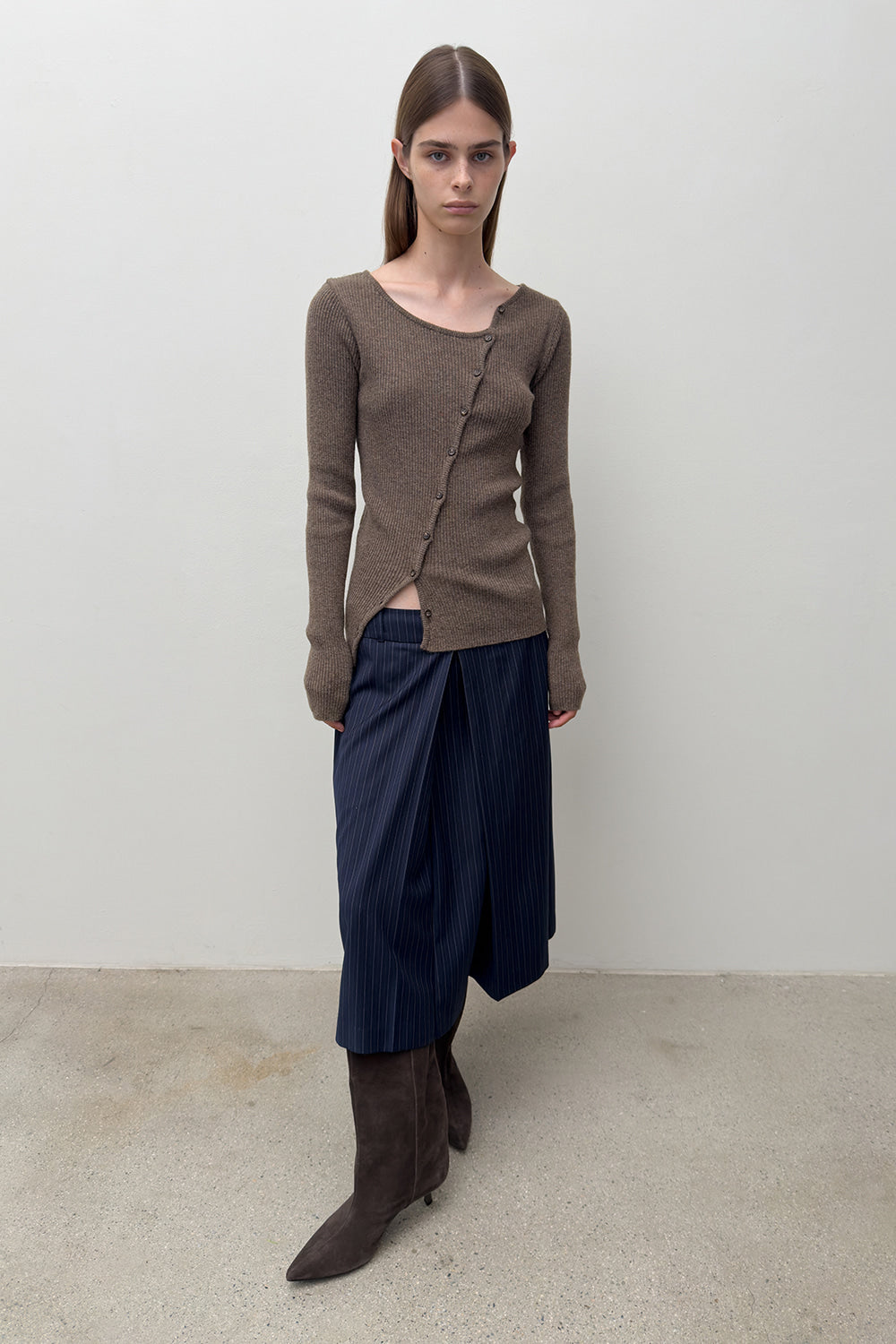 DIAGONAL BUTTON KNIT