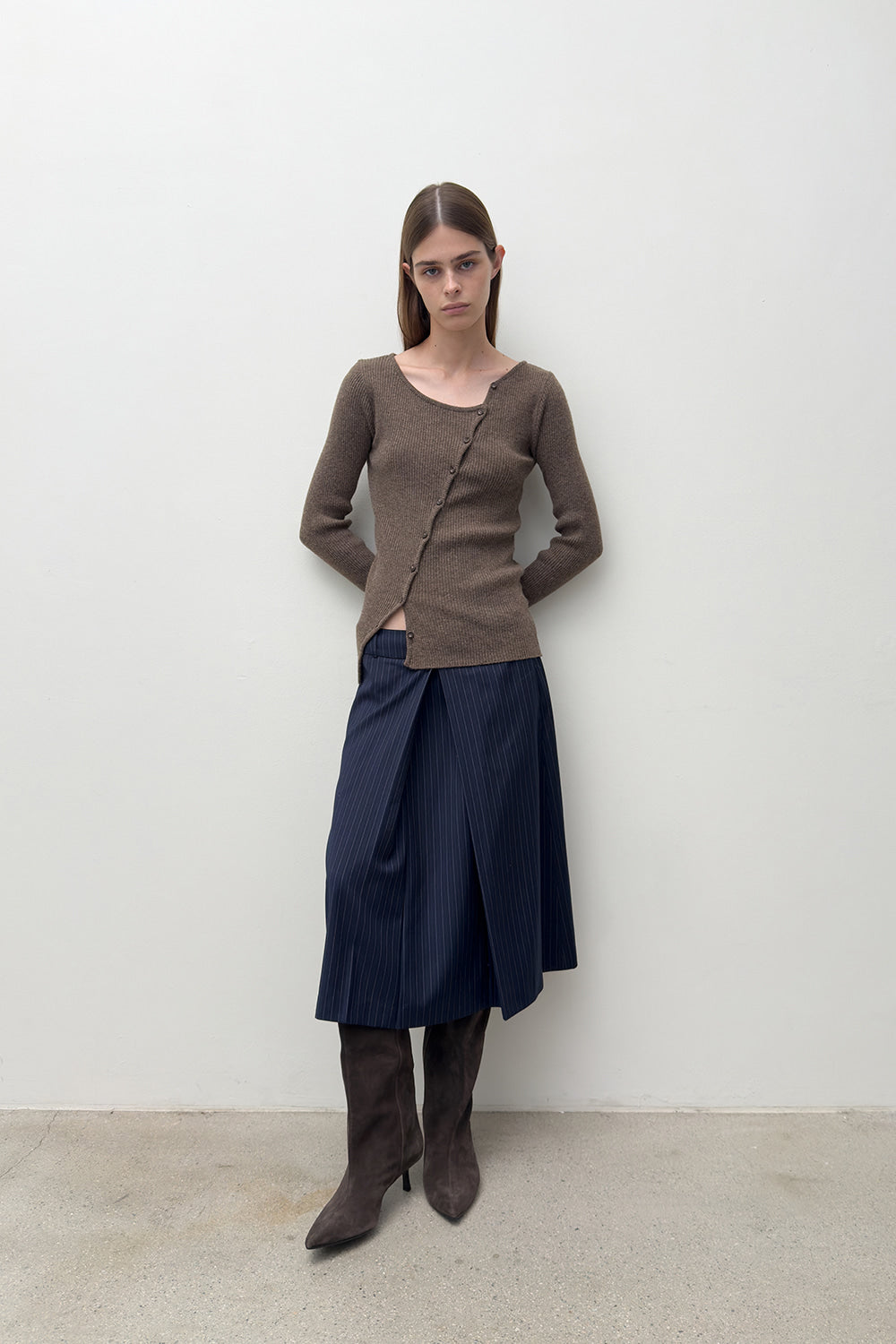 DIAGONAL BUTTON KNIT