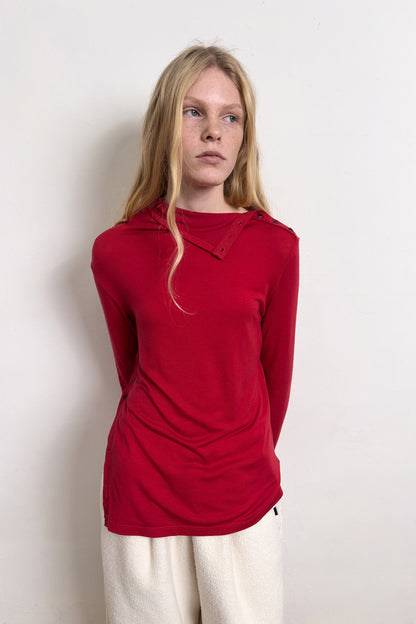 DIAGONAL BUTTON SLIT TOP-RED