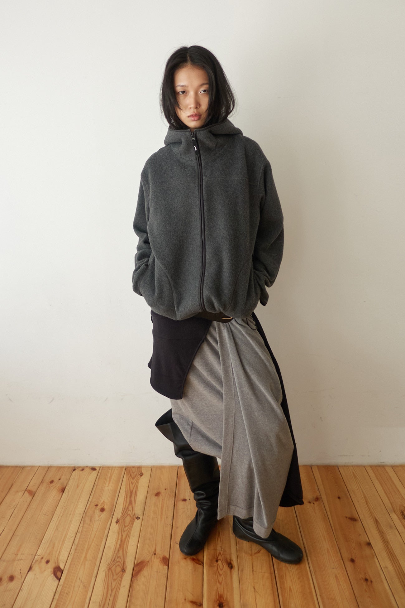 FLEECE HOODED ZIP UP / CHARCOAL