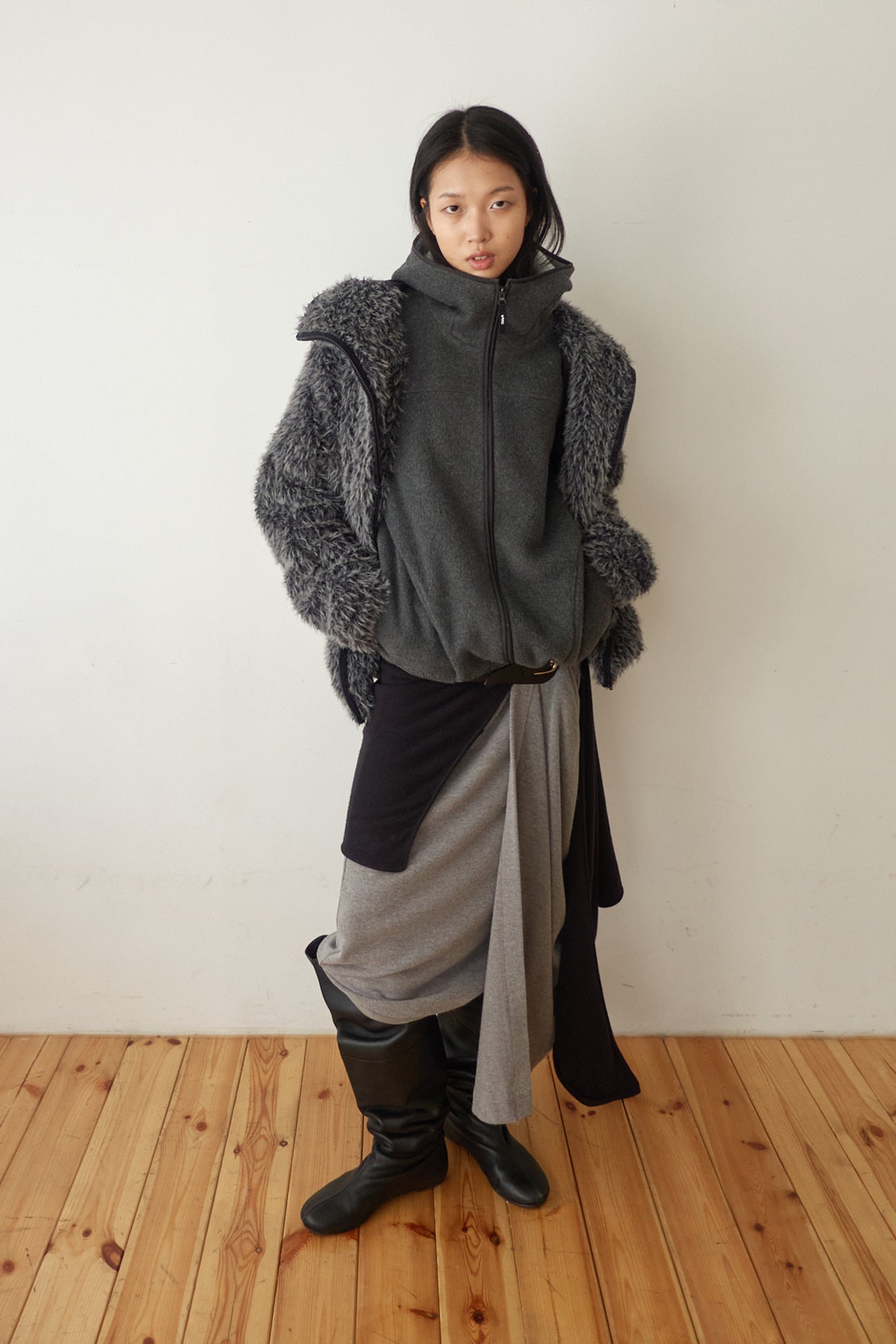 FLEECE HOODED ZIP UP / CHARCOAL