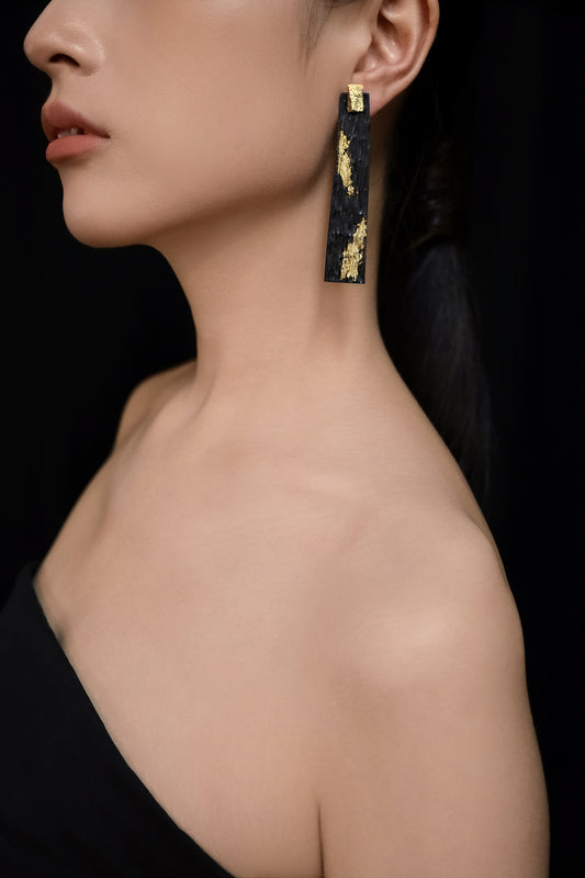 Li Realm Lacquered Gold Snow Ebony Large Earring Gold