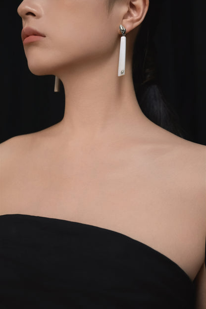 Li Realm Cloud Stream Plain White Glaze Ox Bone Earring Silver