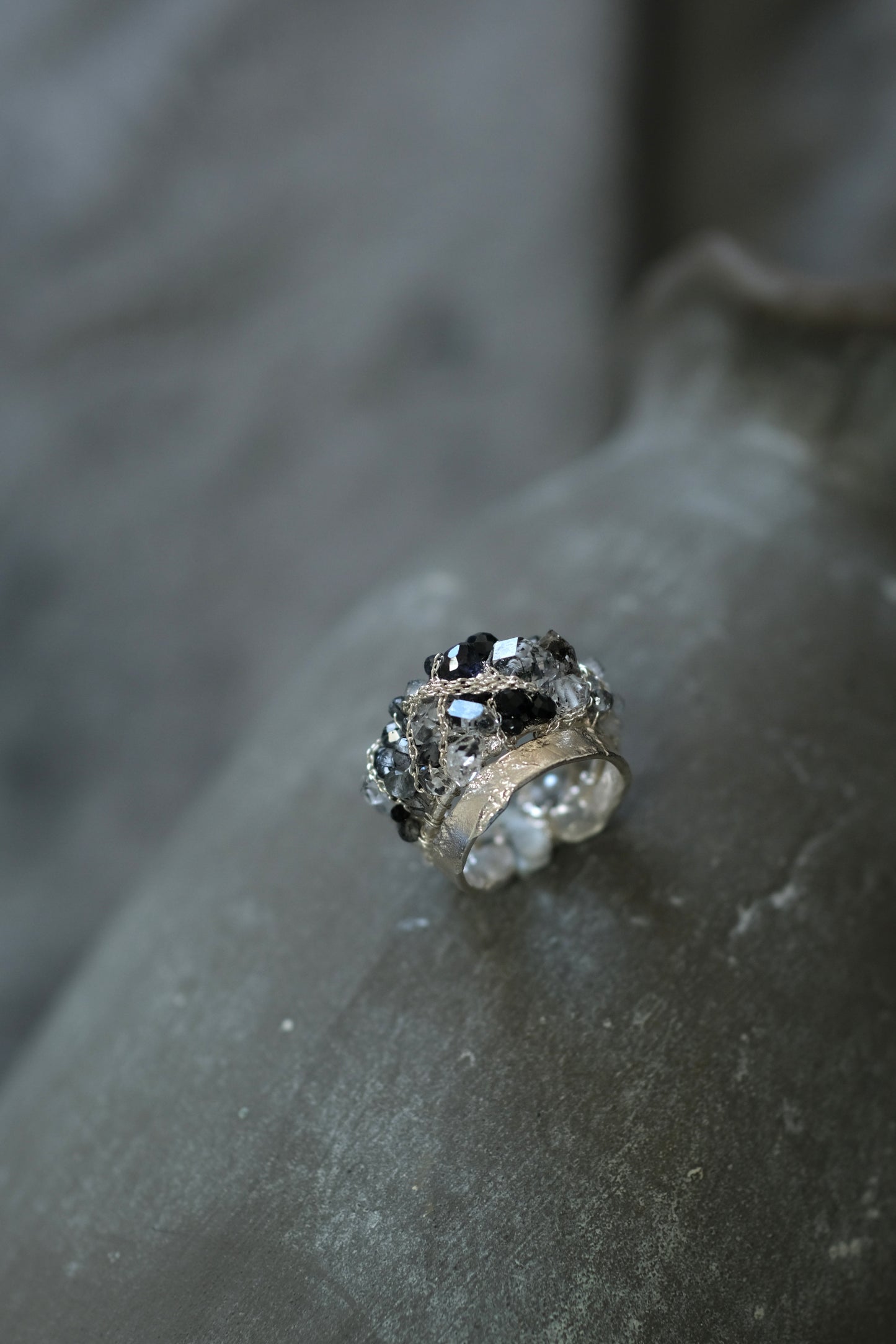 Crystal Dome Dazzling Light Trace Ring Silver