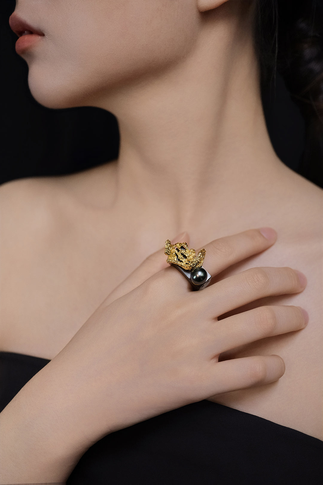 Ember Wing Rebirth Tahitian Pearl Ebony Ring Gold