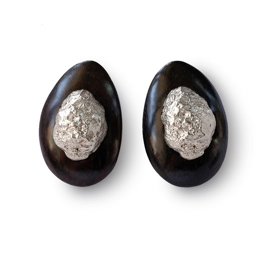 Frozen Time Cocoon Whisper Ebony Ear Stud Silver