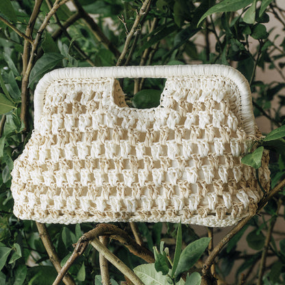 Cloud-shaped Straw Clutch Bag