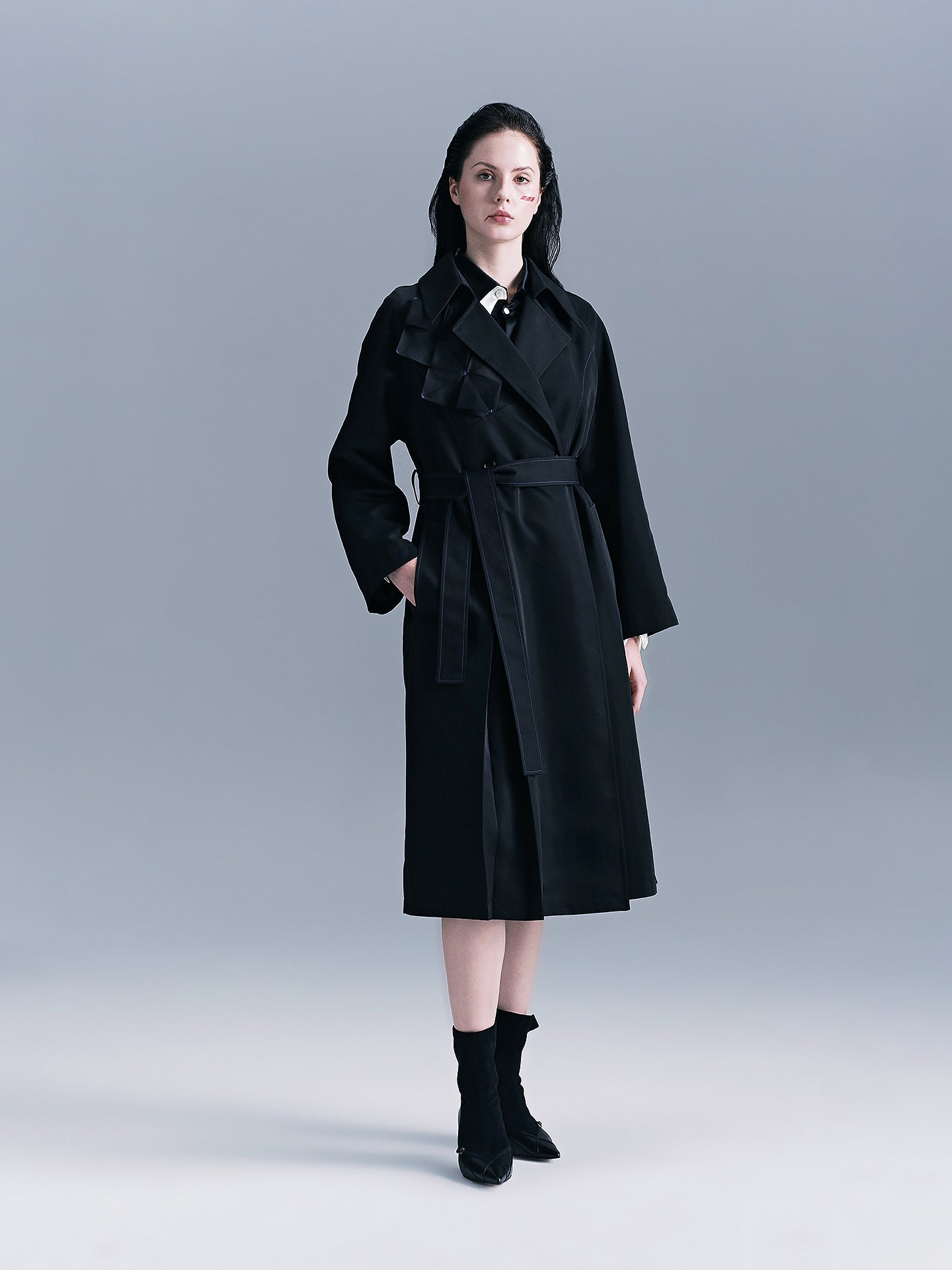 Hydrangea-patterned trench coat