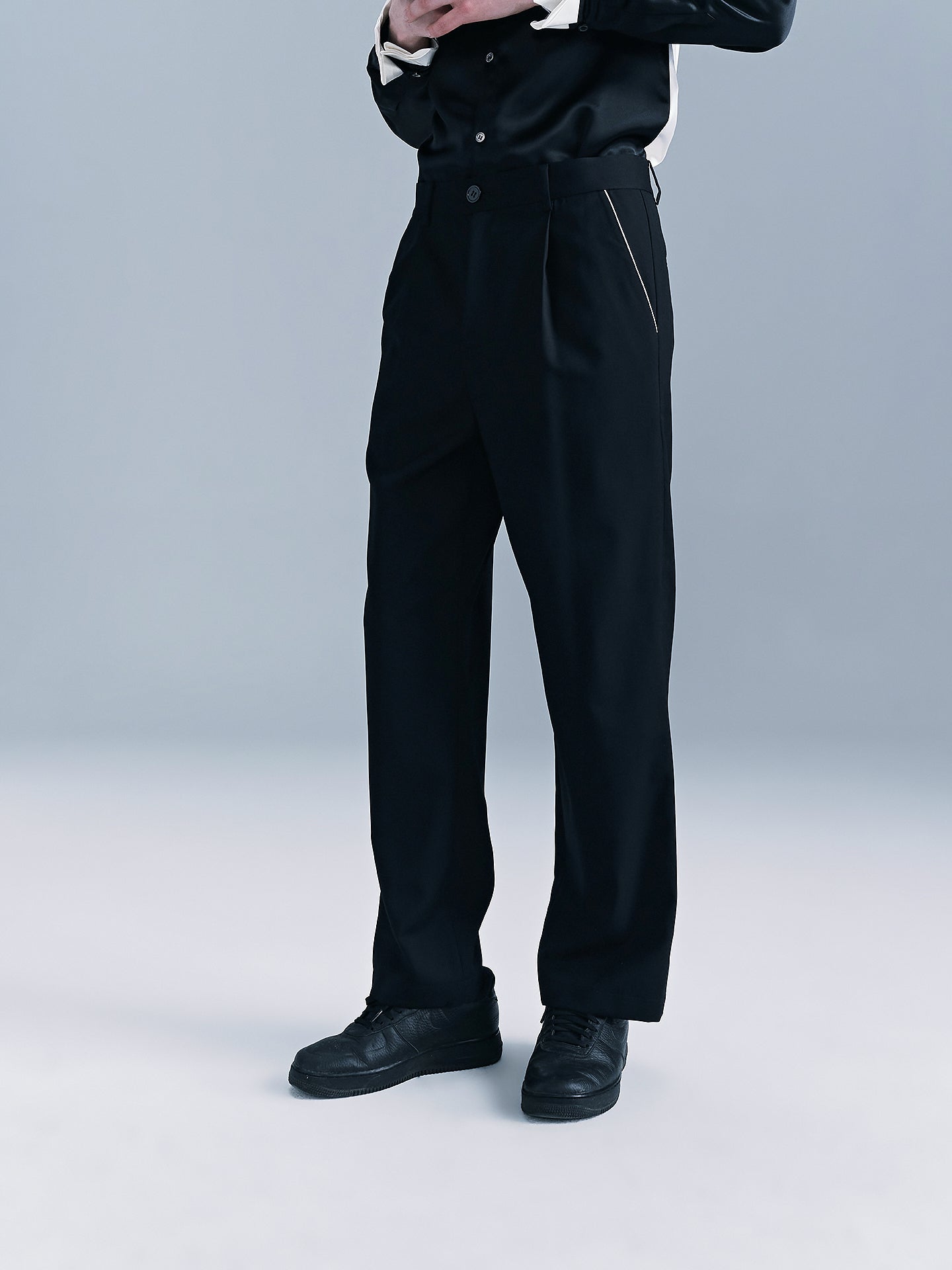 Pocketed White-Edged Men's Trousers